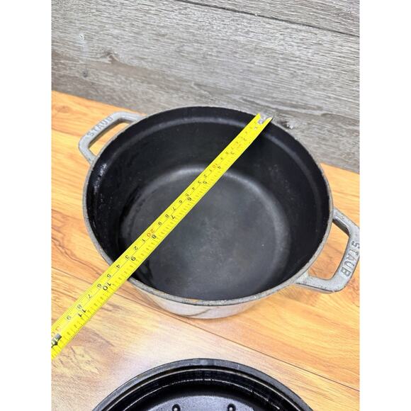 Vintage STAUB #24 Cast Iron Dutch Oven Cocotte Graphite Grey Made in France 4 Qt - Picture 9 of 11